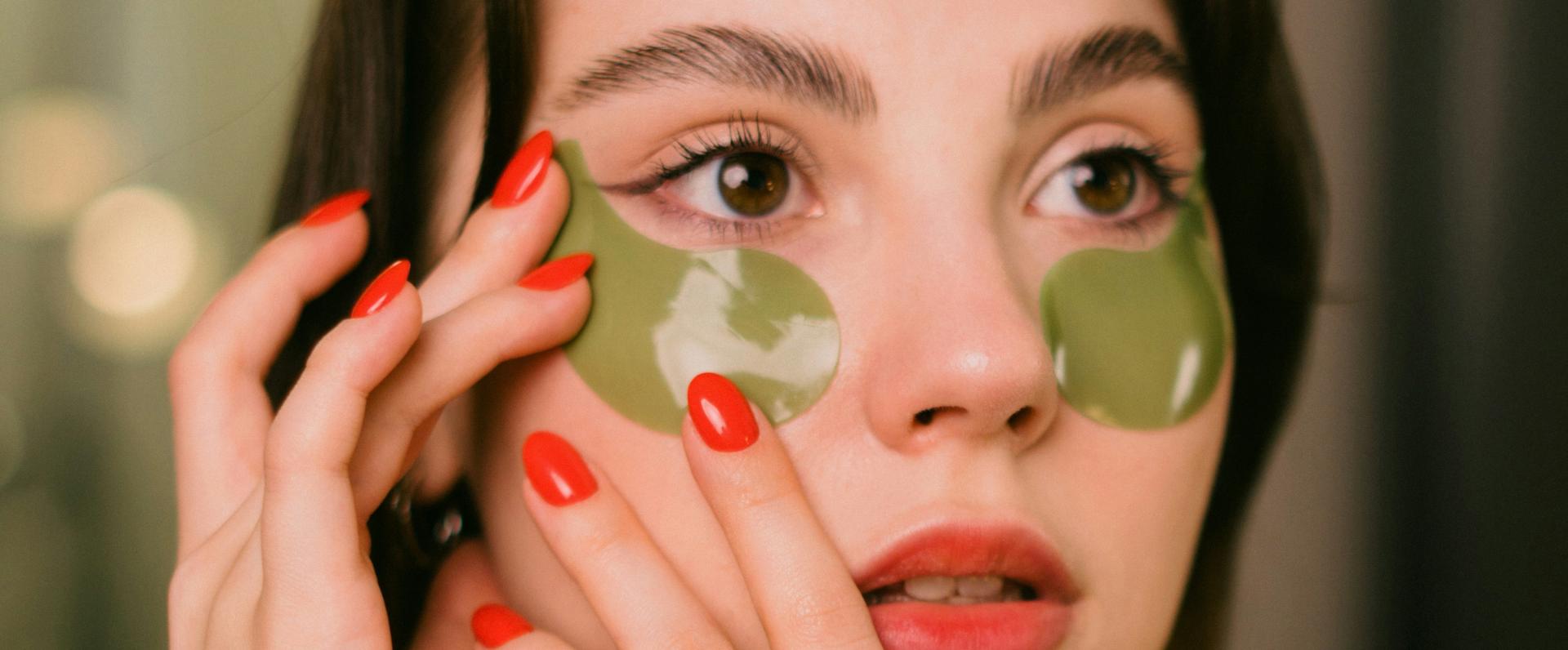 Ludzka strona piękna: dlaczego rynek beauty odwraca się od algorytmicznej perfekcji